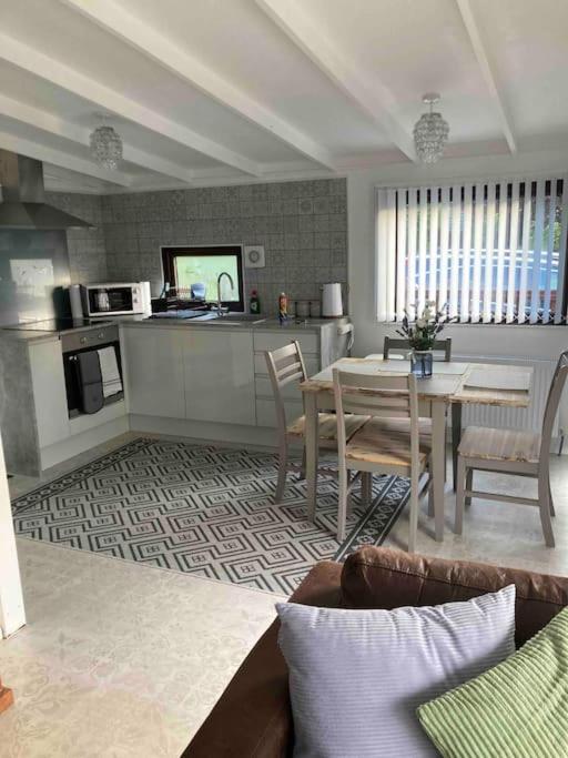 Cwtch Cymru Lodge 7F Caer Beris Holiday Lodge Park Builth Wells Exterior foto